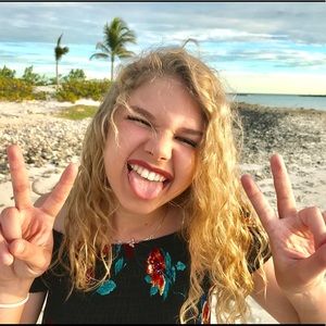 Meet your Posher, Abby